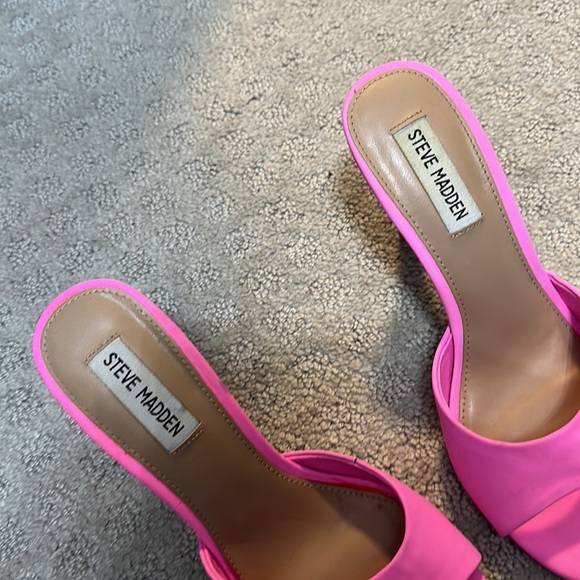 Cute neon pink mules - Steve Madden - Picture 3 of 7